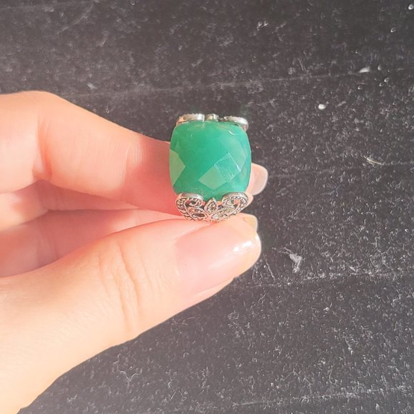 Genuine Green Agate, Marcasite and Sterling Silver Ring, size 7 - Picture 9 of 10